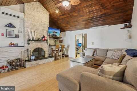 29 VIVIDLEAF LANE, LEVITTOWN, PA 19054
