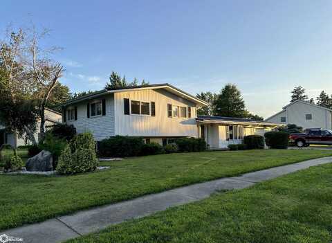 94 14Th Avenue, Grinnell, IA 50112