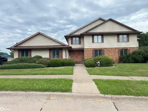 1608 C2 Orchard Meadow Drive, Burlington, IA 52601