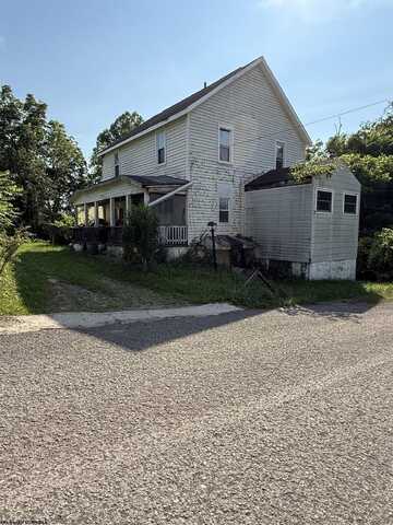 57 Chatham Hill, Farmington, WV 26571