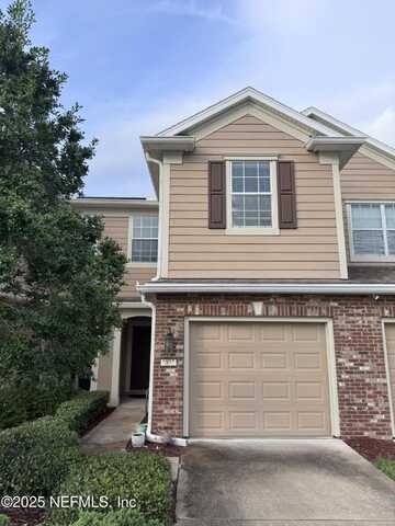 6881 ROUNDLEAF Drive, Jacksonville, FL 32258