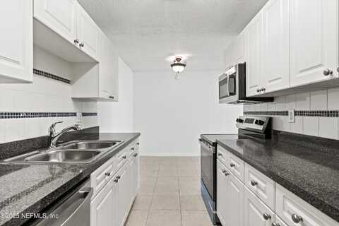 355 MONUMENT Road unit: 15 D1, Jacksonville, FL 32225