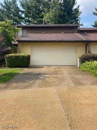 82 Silver Valley Boulevard, Munroe Falls, OH 44262