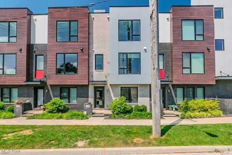 1226 W 70th Street, Cleveland, OH 44102