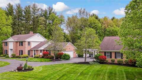 967 Robinwood Hills Drive, Bath, OH 44333