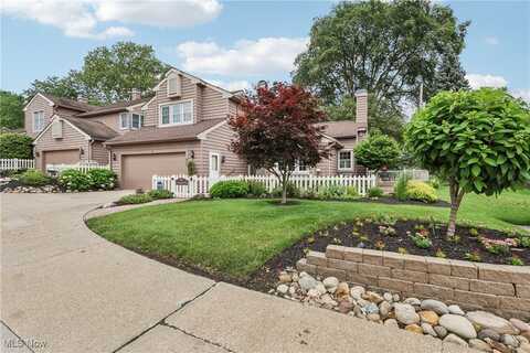 643 Isle View Drive, Akron, OH 44319