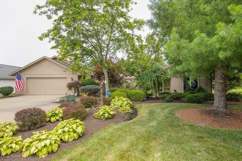 32986 Woodhaven Circle, North Ridgeville, OH 44039