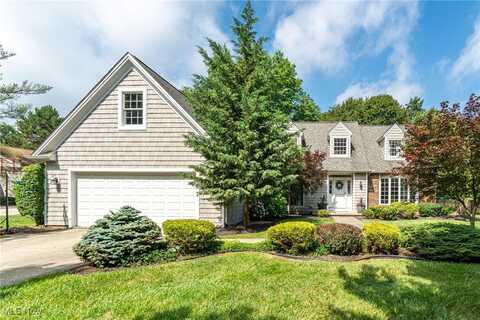 456 Sandhurst Drive, Highland Heights, OH 44143