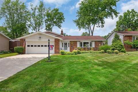 6122 Forest Ridge Drive, North Olmsted, OH 44070