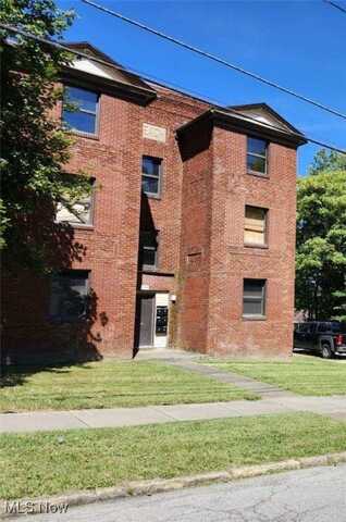174 W Dennick Avenue, Youngstown, OH 44505