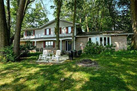 107 Lake Front Drive, Green, OH 44319