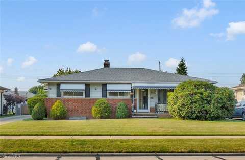 651 E Meadowlawn Boulevard, Seven Hills, OH 44131