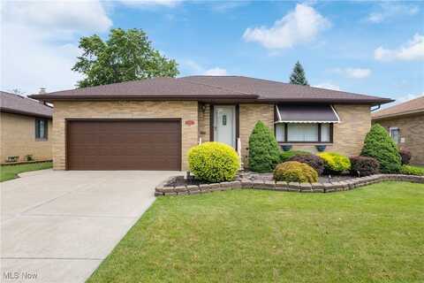 4899 Autumn Lane, Brooklyn, OH 44144