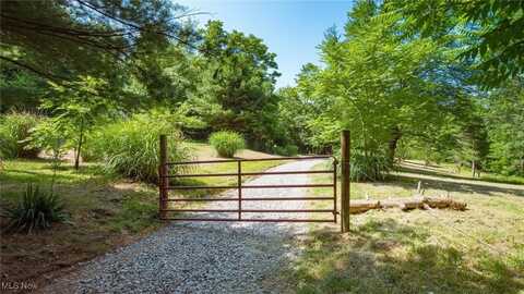 6495 Butcher Knife Rd NE, Somerset, OH 43783