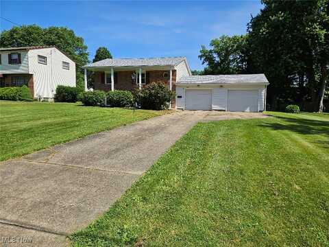 3890 Ayershire Drive, Youngstown, OH 44511