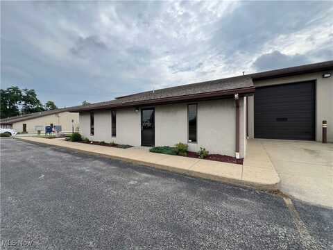 8433 South Avenue unit: 2, Poland, OH 44514