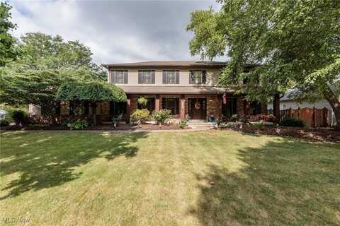 6252 Pebblebrook Lane, North Olmsted, OH 44070