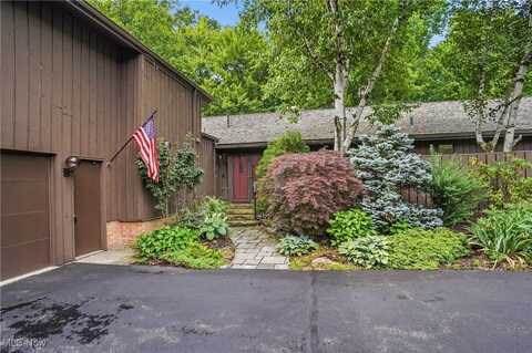 680-7 Windward Drive, Aurora, OH 44202