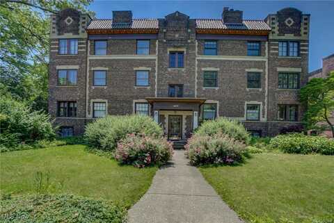 2472 Overlook Road unit: 5, Cleveland Heights, OH 44106
