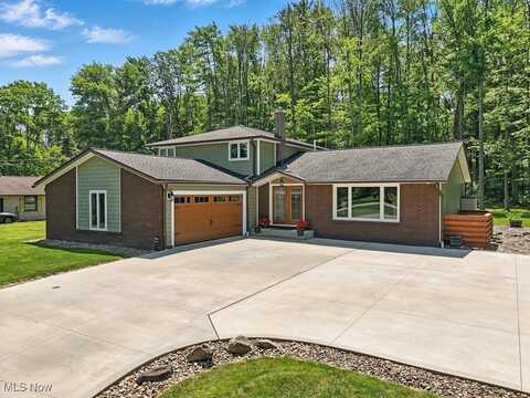 35260 Martin Road, Willoughby Hills, OH 44094