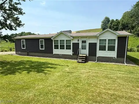 2306 Gordon Road NW, Dover, OH 44622