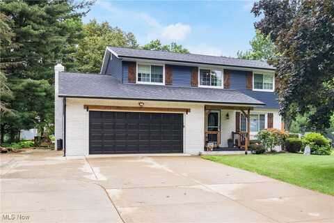 11581 Lela Avenue NW, Uniontown, OH 44685