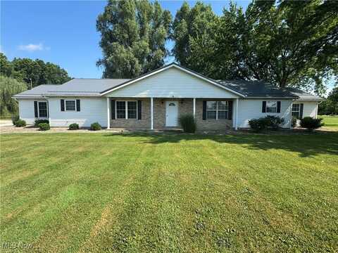 4107 Lake Rockwell Road, Ravenna, OH 44266
