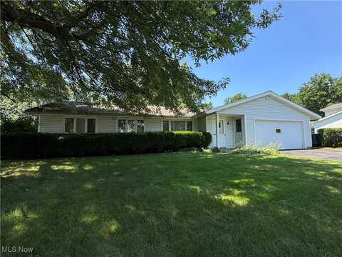 14504 Broadwood Drive, Burton, OH 44021