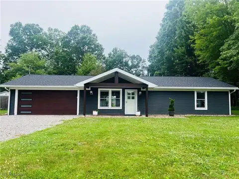 18077 Hillcrest Drive, Lake Milton, OH 44429