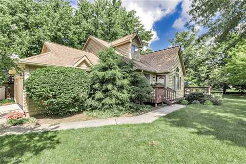 836 Arboretum Circle, Sagamore Hills, OH 44067