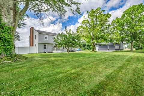 12691 Ravenna Avenue NE, Hartville, OH 44632