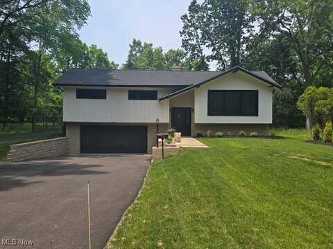 2928 Vincent Road, Silver Lake, OH 44224
