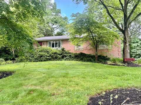 7621 Sandpiper Avenue NW, North Canton, OH 44720