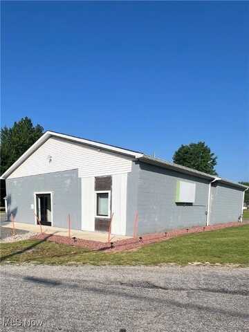 3019 Parkman Road NW, Southington, OH 44481