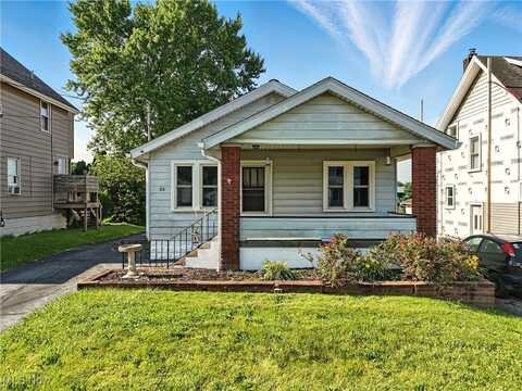 33 Townsend Avenue, Girard, OH 44420