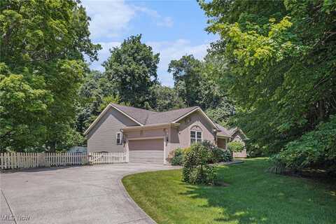 11801 Quail Crest Avenue, Mantua, OH 44255
