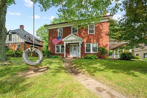 241 N College Street, Newcomerstown, OH 43832