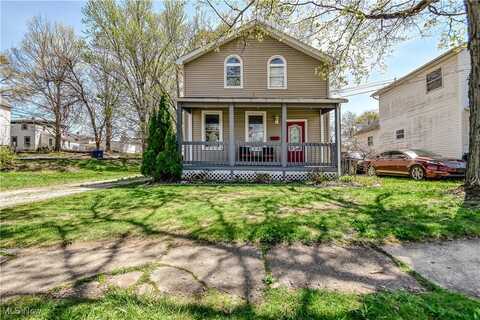 37 S Cedar Street, Geneva, OH 44041