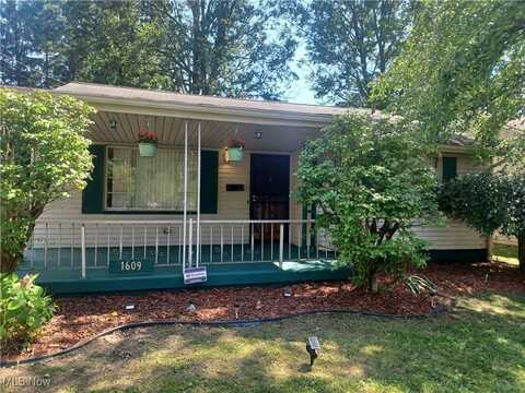 1609 Bancroft Avenue, Youngstown, OH 44514