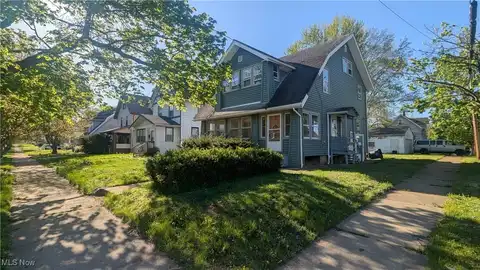 126 E Mapledale Avenue, Akron, OH 44301