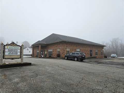 13801 W Center Street unit: 4, Burton, OH 44021