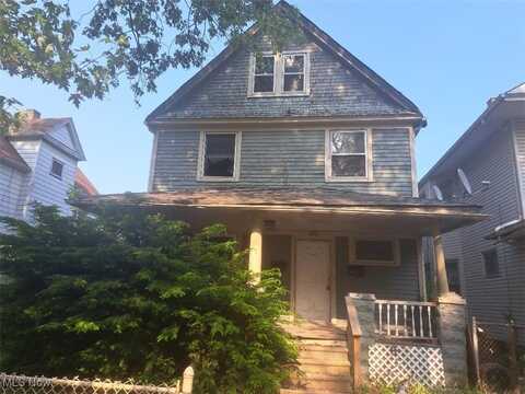 3889 W 37th Street, Cleveland, OH 44109