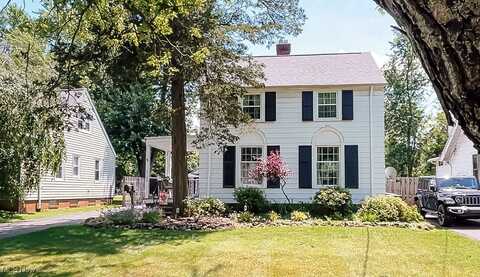 5100 Edenhurst Road, Lyndhurst, OH 44124