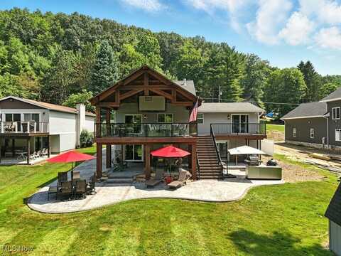 196 E Mohawk Drive, Malvern, OH 44644