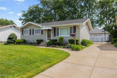 15555 Hocking Boulevard, Brook Park, OH 44142