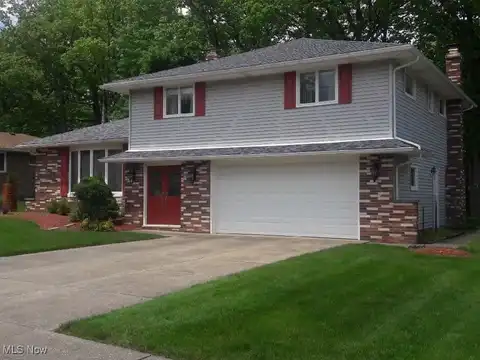 2703 Pasadena Drive, Seven Hills, OH 44131