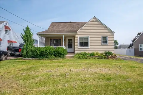 135 Renee Drive, Struthers, OH 44471