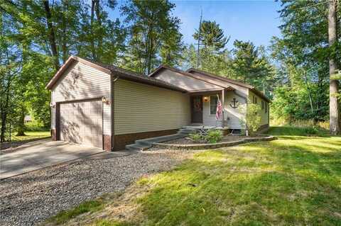 1240 Arcadia Drive SW, Sherrodsville, OH 44675