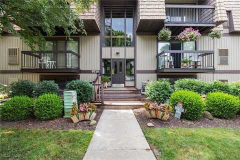 9710 Cove Drive unit: 20G, North Royalton, OH 44133