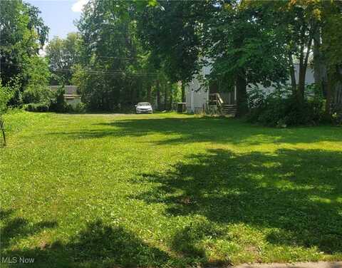352 8th Street, Lorain, OH 44035